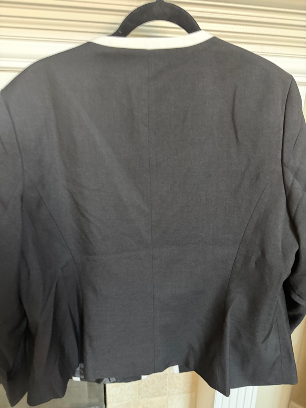 Black Label by Evan Picone Black Collarless Blazer with White Trim SZ 18 - Picture 8 of 11
